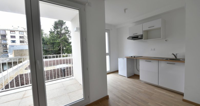 Achat / Vente programme immobilier neuf Nantes quartier Hauts Pavés au pied du tramway (44000) - Réf. 11854